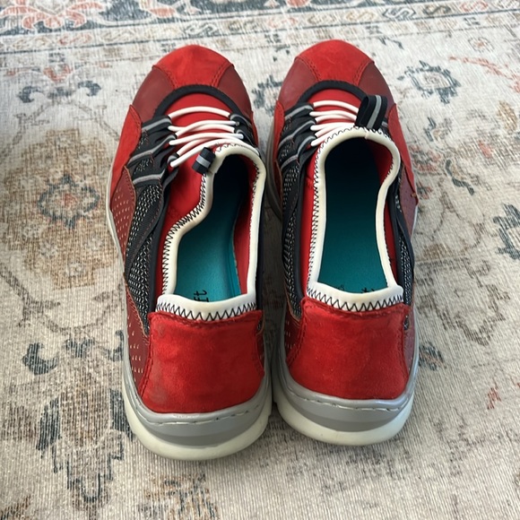 Size 42 Rieker slip on no tie shoes - Picture 6 of 9